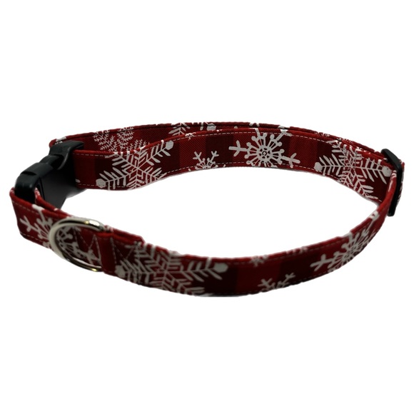 1” Christmas Dog Collar - Red/Snowflakes - Picture 2 of 3
